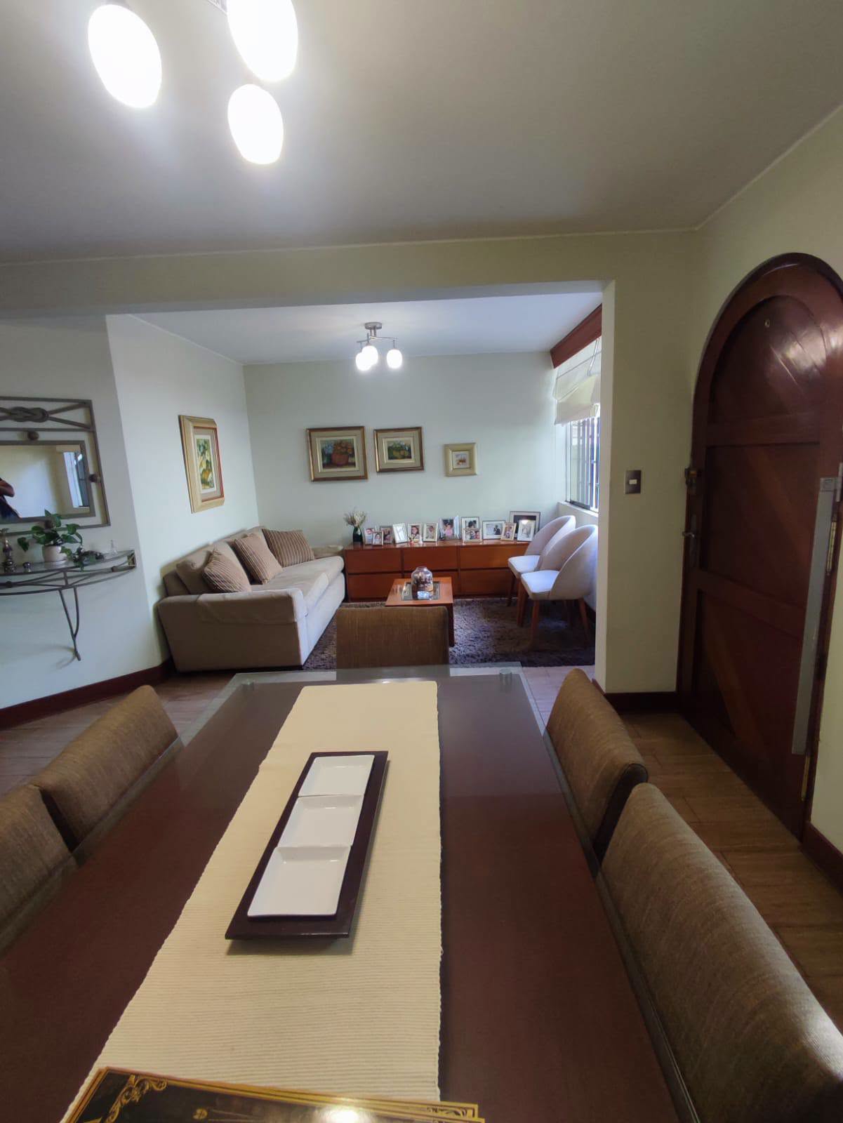 Vendo dpto. La Molina, frente a parque $ 183,000 negociables