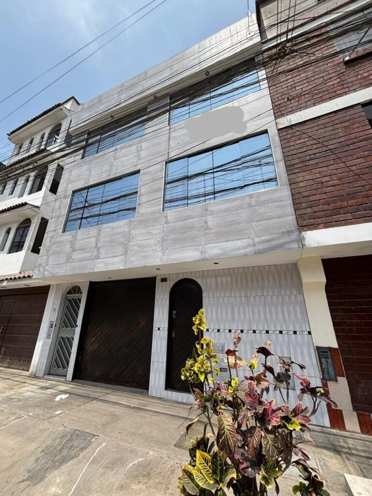 VENDO PISO 2 Y 3 + MAS AIRES 390M2 EN URB. EL TREBOL / LOS OLIVOS