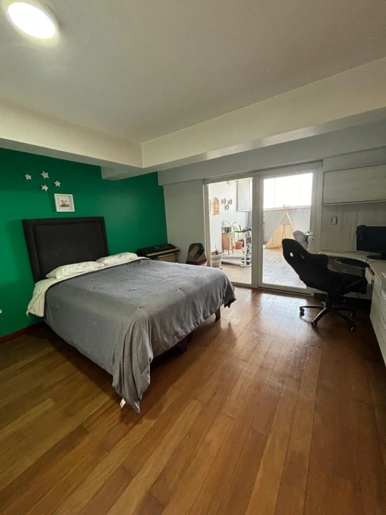 VENDO TRIPLEX 342M2 + 2 ESTACIONAMIENTOS EN URB. VALLE HERMOSO / SANTIAGO DE SURCO $420,000