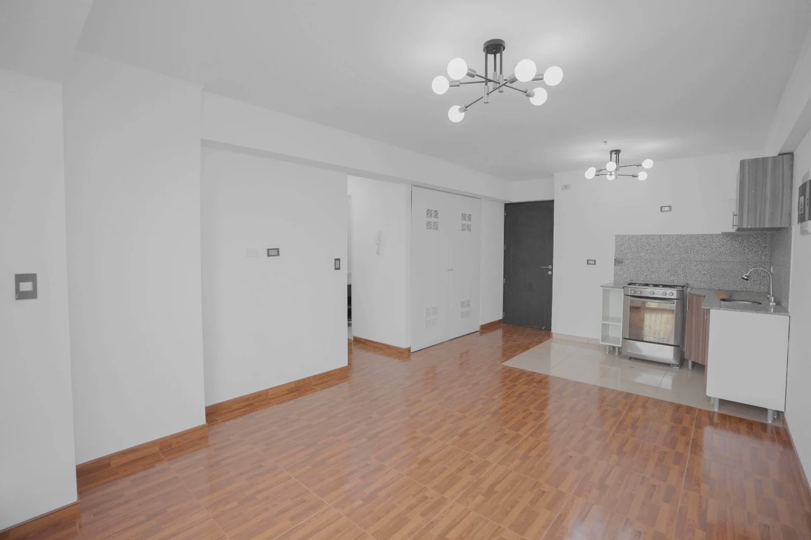 DEPARTAMENTO EN AV. BRASIL CDRA. 8