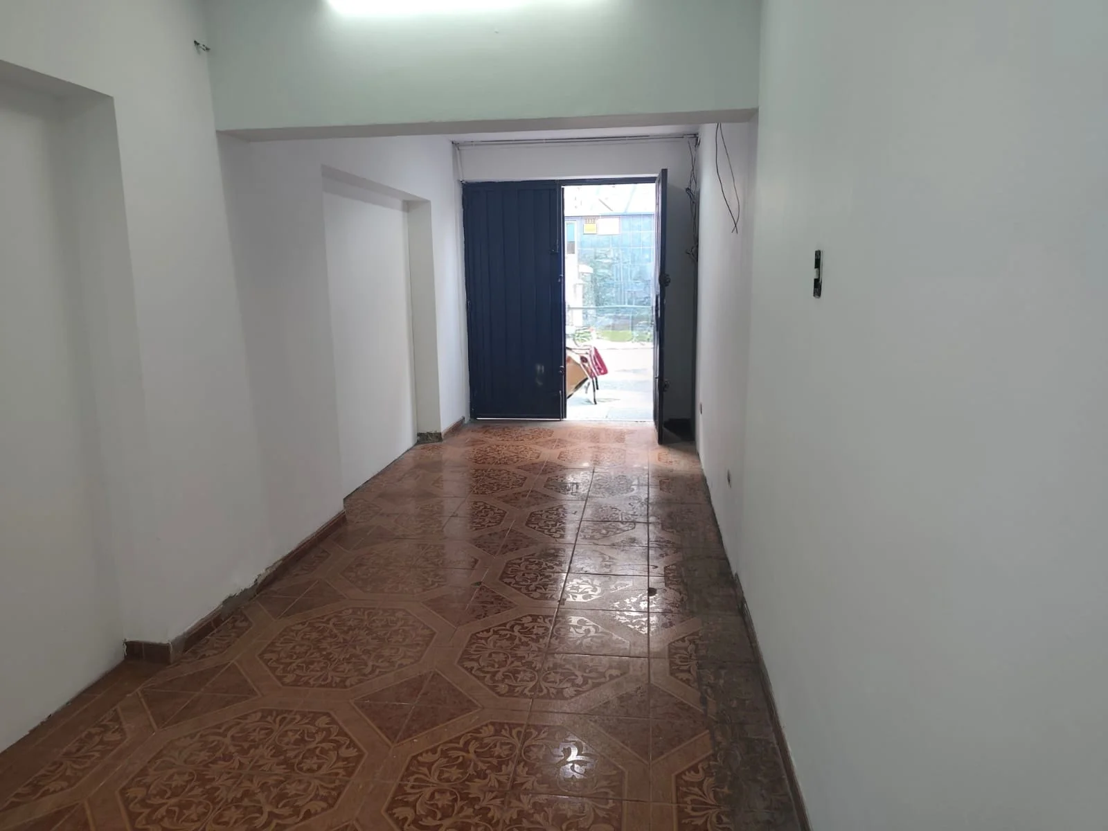 LOCAL EN ALQUILER EN URB. BALCONCILLO LA VICTORIA 61 M2