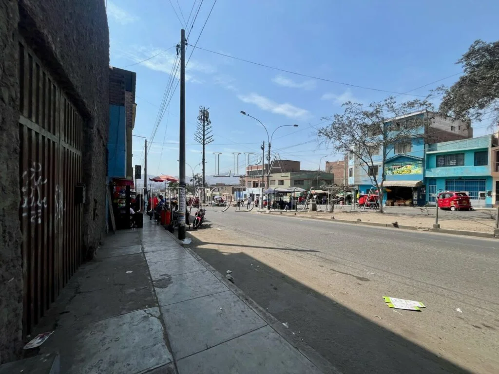 VENDO LOCALCOMERCIAL EN AV BELAUNDE COMAS
