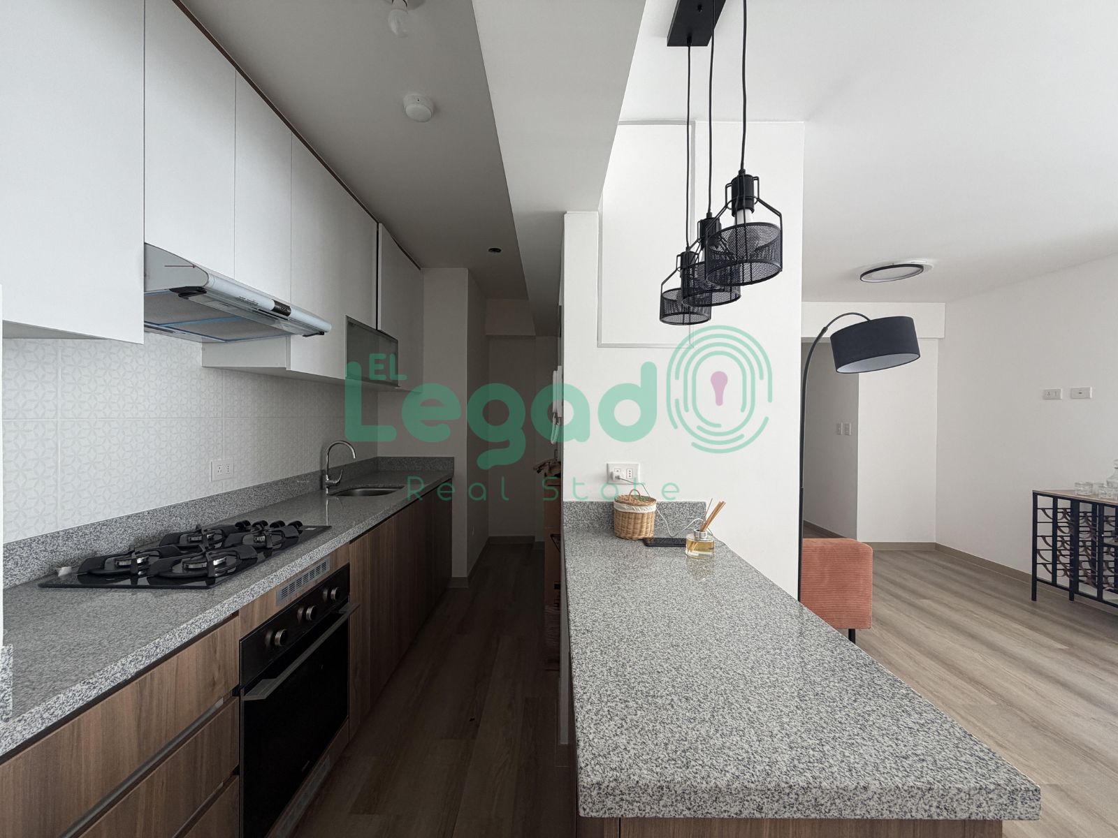 VENTA DE DEPARTAMENTO DE ESTRENO DE 2 DORM. + ESTUDIO FRENTE AL JOCKEY PLAZA