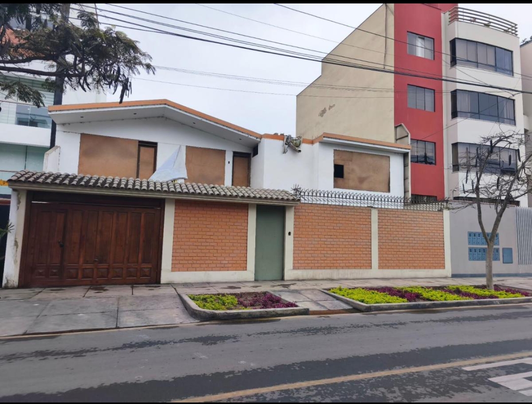 VENDO TERRENO DE 459M2 EN URB. MARISCAL CASTILLA/SAN BORJA