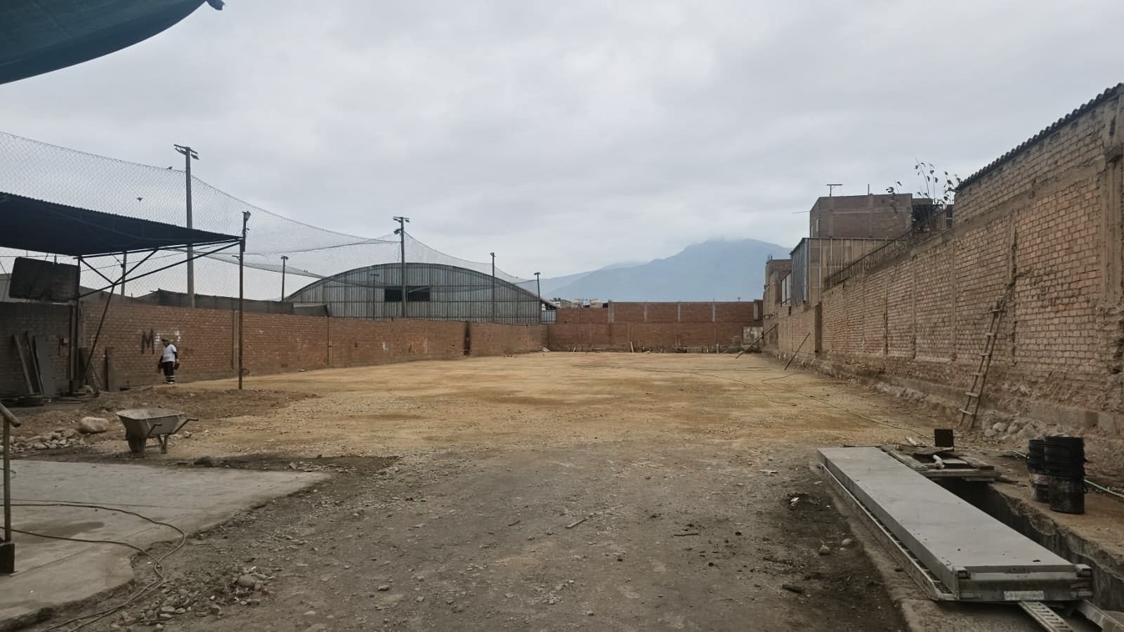 TERRENO INDUSTRIAL (I-2) EN ALQUILER 2,700m2 EN HUACHIPA