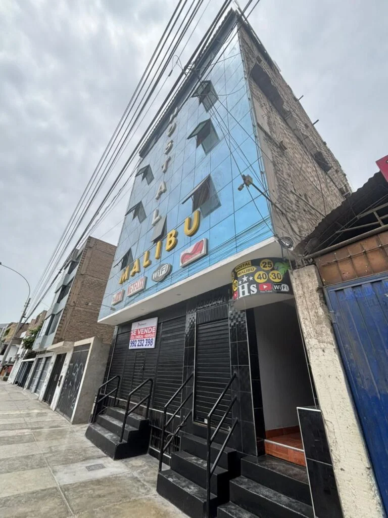 VENDO LOCAL COMERCIAL + SOTANO + HOSPEDAJE EN AV. CORDIALIDAD EN LOS OLIVOS