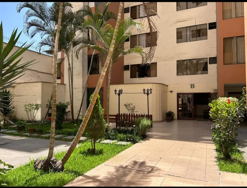 Moderno Depto 77m² en Jesús María | Remodelado | Cerca a Parques y CC La Rambla