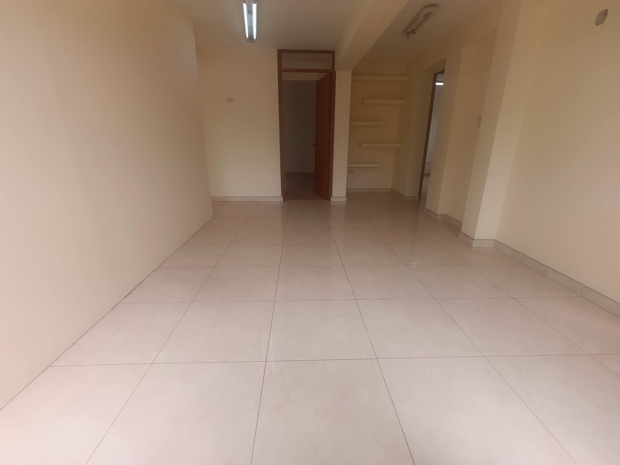 Oficina en alquiler en La Molina de 140 m2 S/. 3,500 Negociables
