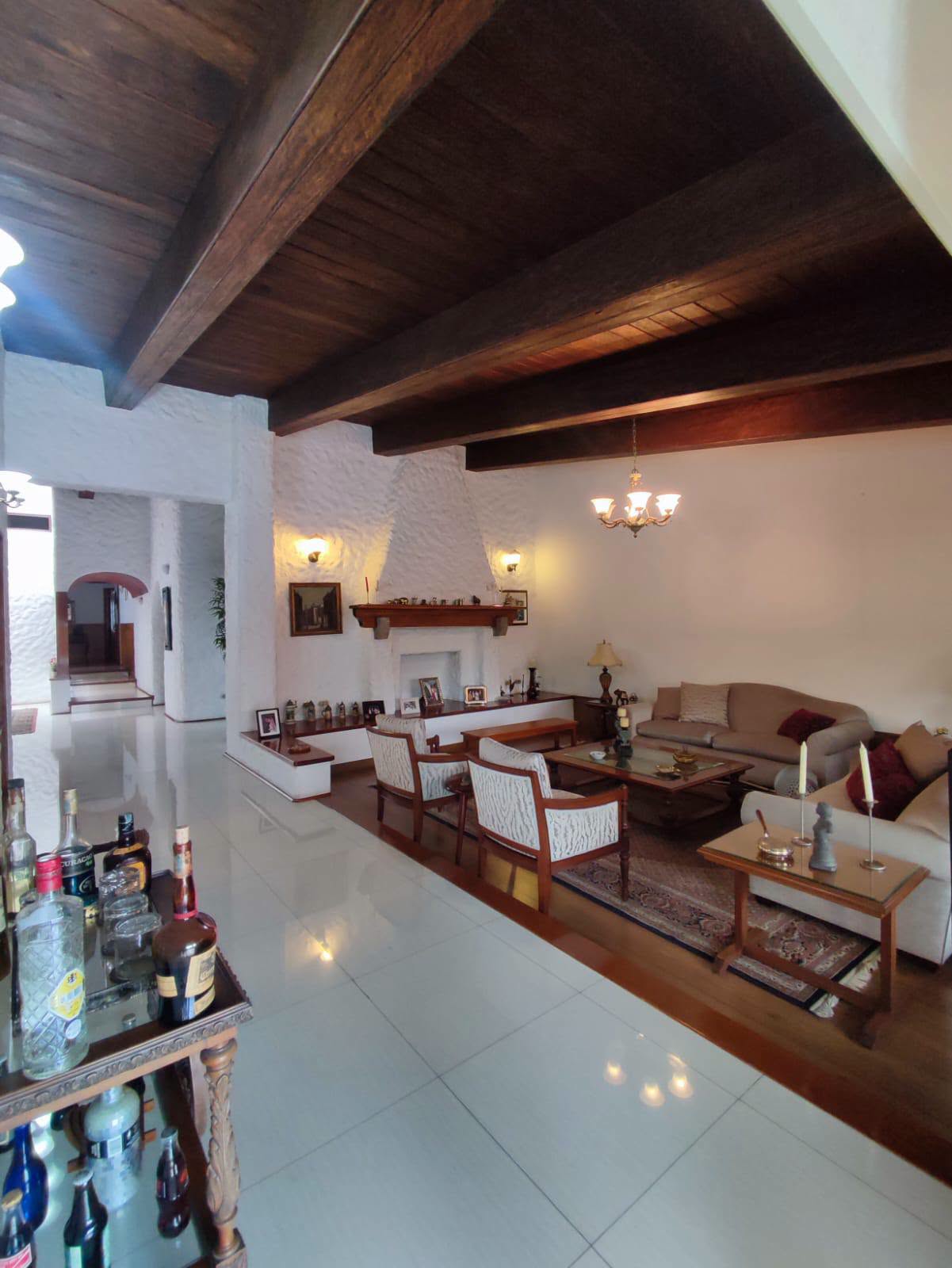 Hermosa casa en venta en El Sol de La Molina $ USD 1,150,000