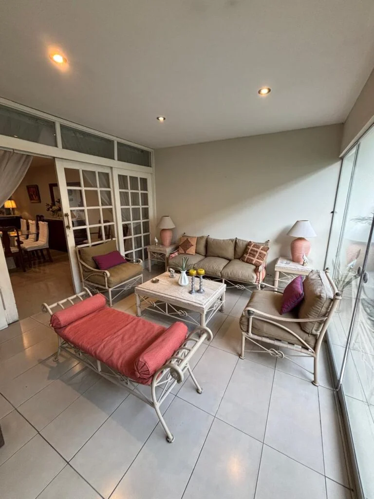VENDO CASA DE 4 PISOS + 3 COCHERAS EN URB. SAN BORJA / SAN BORJA