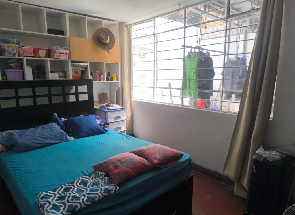 🏡 ¡Oportunidad Única en Retablo, Comas! – Casa de 2 pisos + mini departamentos 🏡 📍 Prolongación Garcilaso de la Vega, a 1/2 cuadra de Av. Universitaria con Belaunde 🛒 Frente a Metro