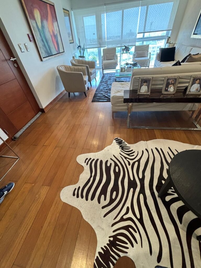 VENDO TRIPLEX 342M2 + 2 ESTACIONAMIENTOS EN URB. VALLE HERMOSO / SANTIAGO DE SURCO $420,000