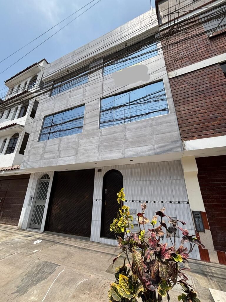 VENDO PISO 2 Y 3 + MAS AIRES 390M2 EN URB. EL TREBOL / LOS OLIVOS