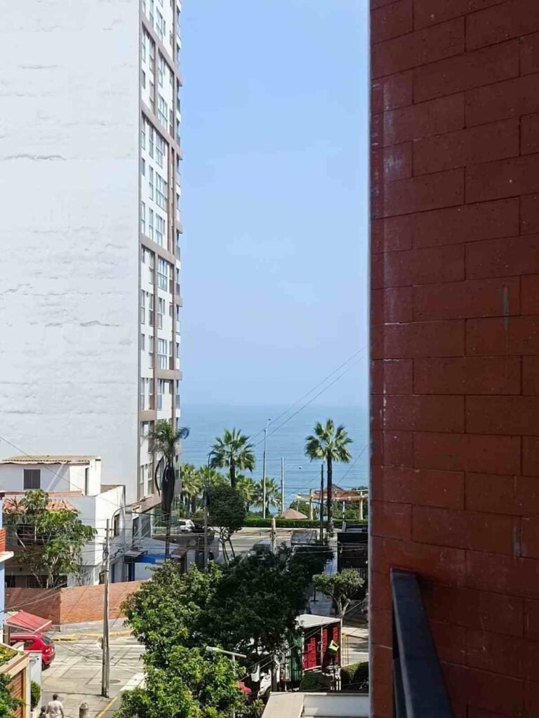 Exclusivos Departamentos 107m² – 111m² con Vista al Mar en Av. Ejército, Miraflores