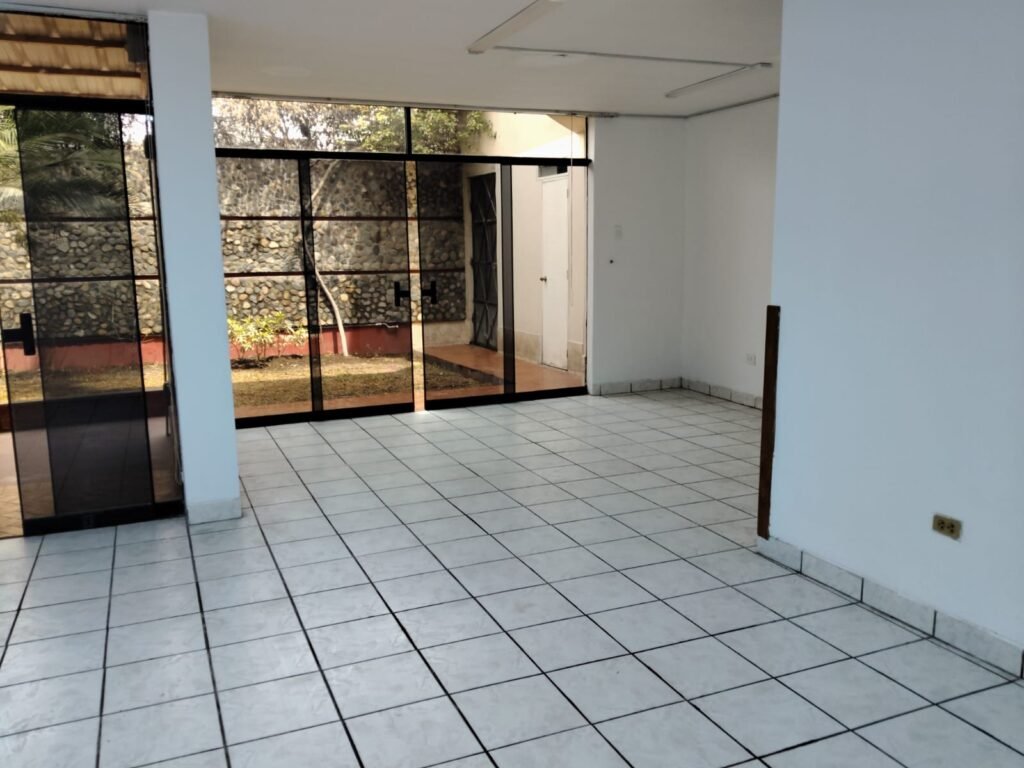 ALQUILER LA MOLINA – 120 m² PRIMER PISO CON COCHERA